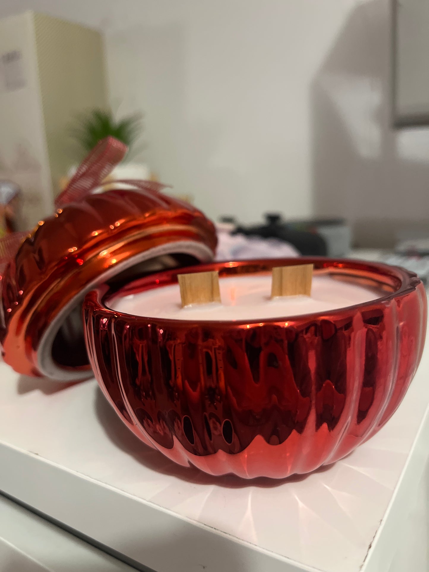 “Frosted Rose Wonderland” Bauble candle