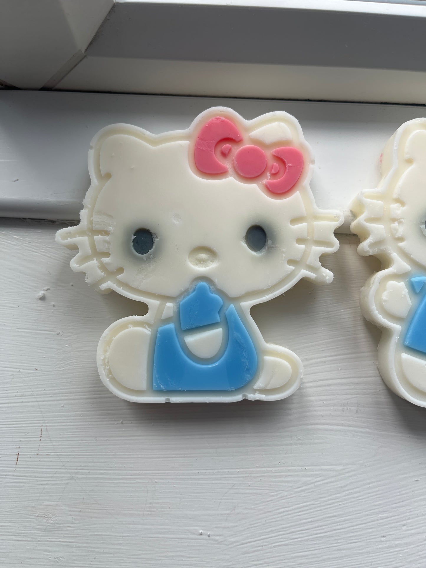 Hello kitty large wax melts (random pick)