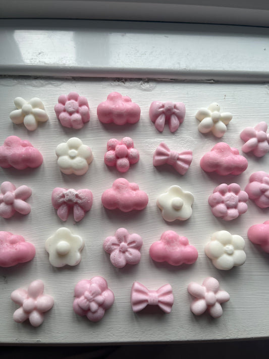 Strawberry&cream clouds, flowers and bows (RANDOM PICK!)
