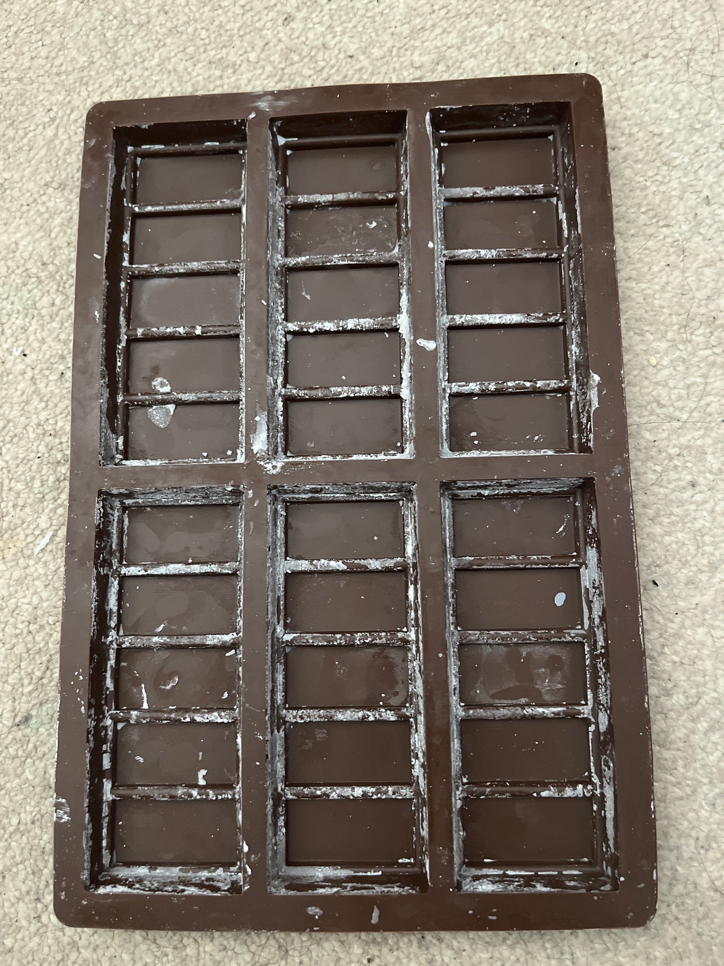 snap bar mould ( WILL BE CLEANED )