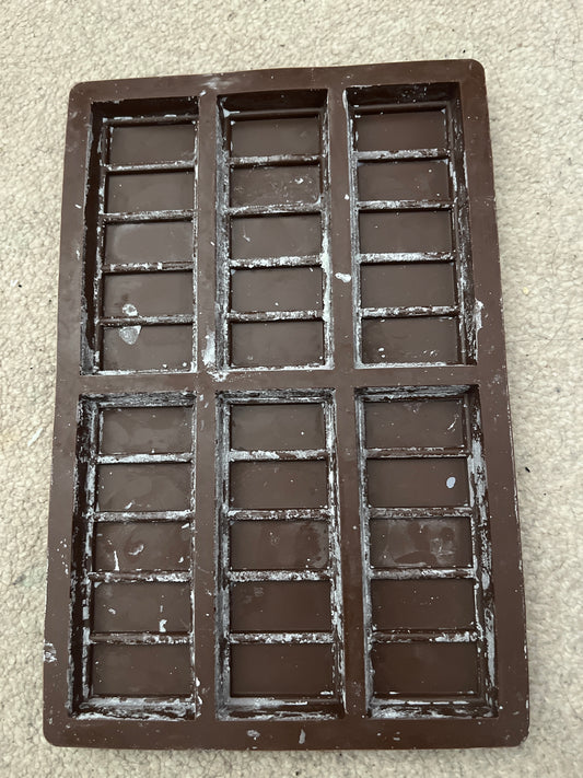 snap bar mould ( WILL BE CLEANED )